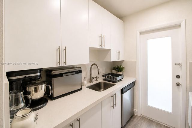 35 Edgewater Drive 107, Coral Gables, FL 33133