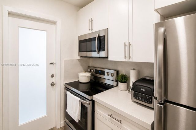 35 Edgewater Drive 107, Coral Gables, FL 33133