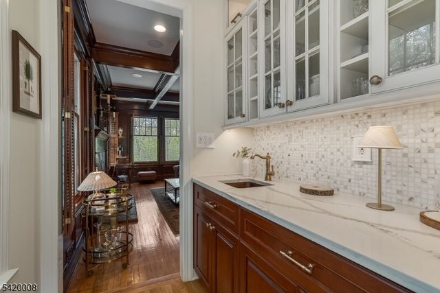 82 Woodman Ln, Bernards Twp., NJ 07920
