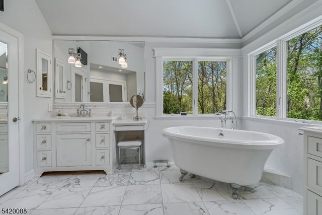 82 Woodman Ln, Bernards Twp., NJ 07920