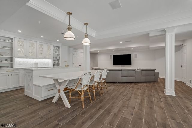 82 Woodman Ln, Bernards Twp., NJ 07920