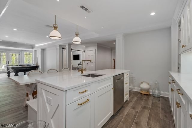 82 Woodman Ln, Bernards Twp., NJ 07920