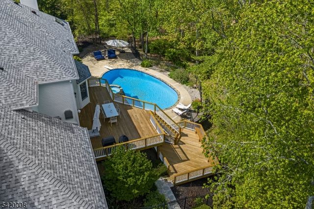 82 Woodman Ln, Bernards Twp., NJ 07920