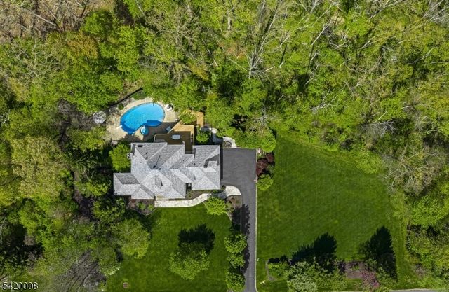 82 Woodman Ln, Bernards Twp., NJ 07920
