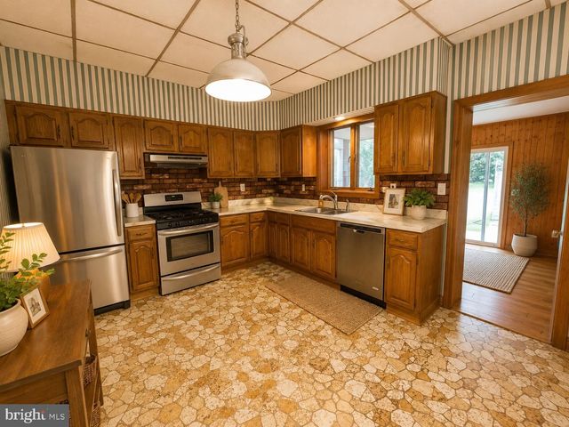 423 SHURS LN, Philadelphia, PA 19128