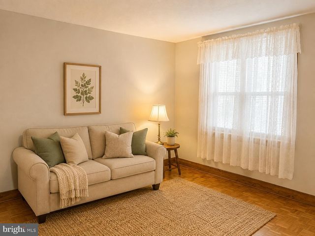 423 SHURS LN, Philadelphia, PA 19128