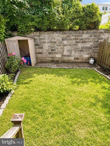 423 SHURS LN, Philadelphia, PA 19128