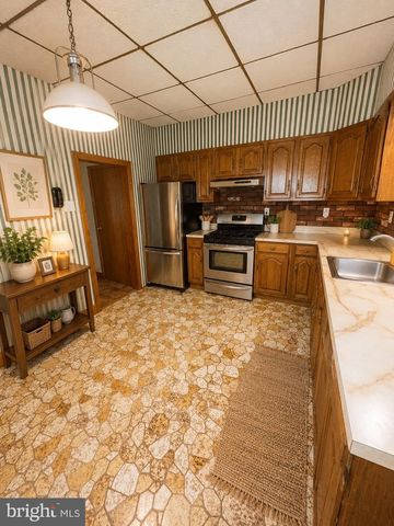 423 SHURS LN, Philadelphia, PA 19128