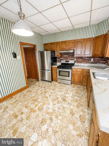423 SHURS LN, Philadelphia, PA 19128