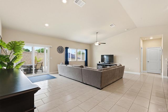 1155 Narwhal, Lemoore, CA 93245