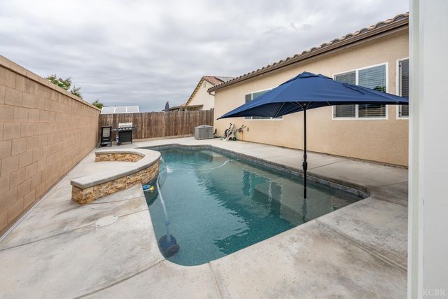 1155 Narwhal, Lemoore, CA 93245