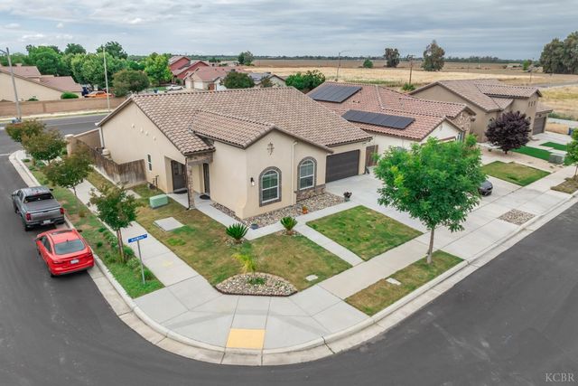 1155 Narwhal, Lemoore, CA 93245