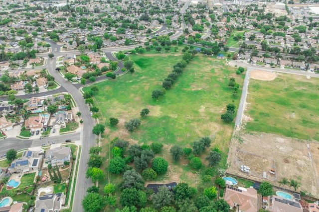 1155 Narwhal, Lemoore, CA 93245