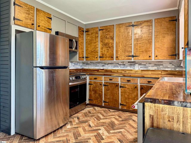 2434 Broadway Lake Road, Anderson, SC 29621