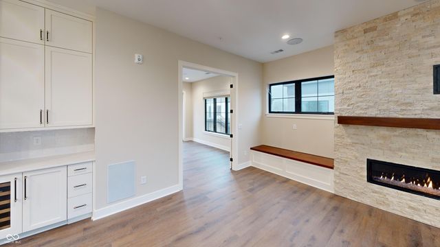 729 Livingstone Drive 400, Carmel, IN 46032