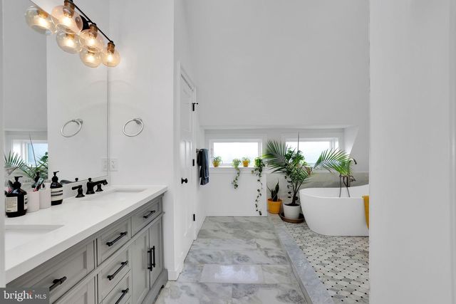 1823 KALORAMA RD NW, Washington, DC 20009
