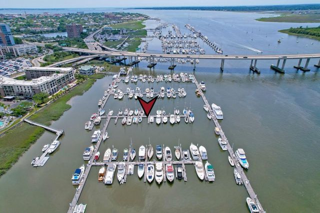 33 Lockwood Drive Lu105, Charleston, SC 29401