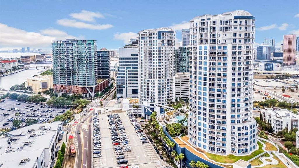 Image 1 of property listing at 1209 E CUMBERLAND AVENUE 2006, Tampa, FL 33602