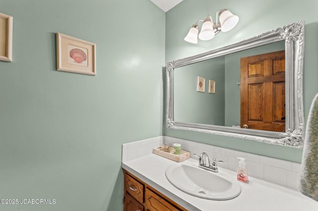 1423 SATINWOOD DRIVE, Jefferson City, MO 65109