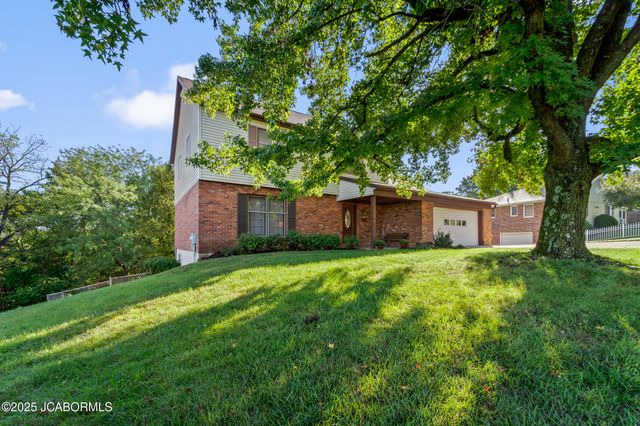 1423 SATINWOOD DRIVE, Jefferson City, MO 65109