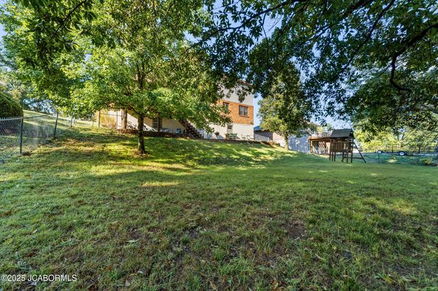 1423 SATINWOOD DRIVE, Jefferson City, MO 65109