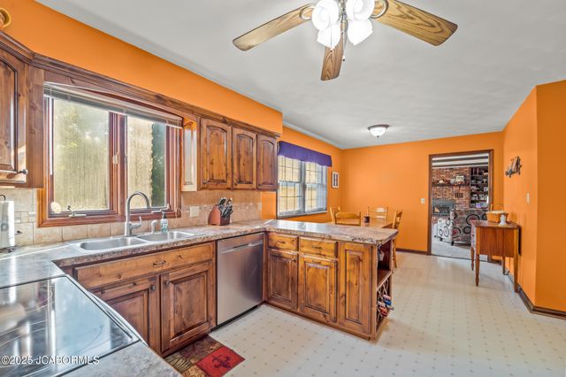 1423 SATINWOOD DRIVE, Jefferson City, MO 65109