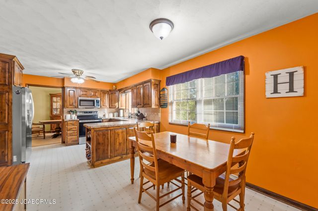 1423 SATINWOOD DRIVE, Jefferson City, MO 65109