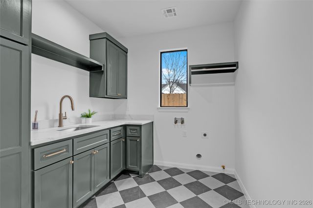 515 W El Paso Street, Broken Arrow, OK 74012