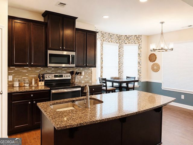 7527 Stone Creek Path, Lithonia, GA 30038