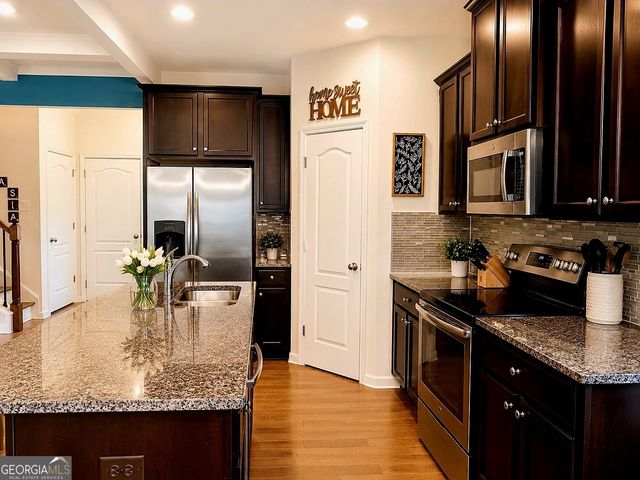 7527 Stone Creek Path, Lithonia, GA 30038