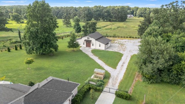 1712 Ledford Mill Rd, Normandy, TN 37360