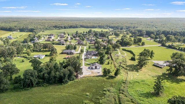 1712 Ledford Mill Rd, Normandy, TN 37360