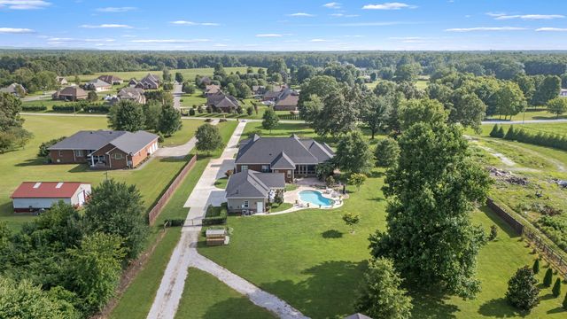 1712 Ledford Mill Rd, Normandy, TN 37360