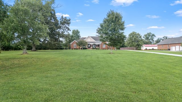 1712 Ledford Mill Rd, Normandy, TN 37360