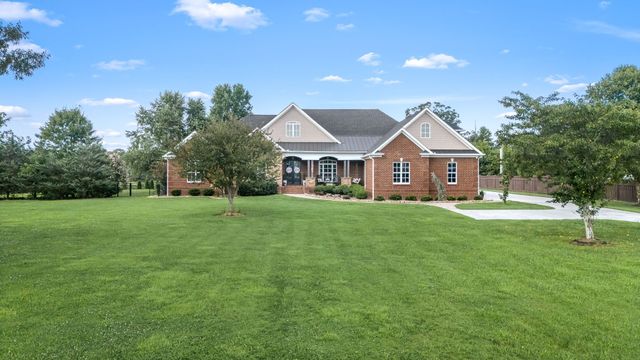 1712 Ledford Mill Rd, Normandy, TN 37360