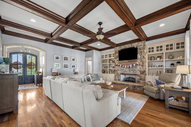 1712 Ledford Mill Rd, Normandy, TN 37360