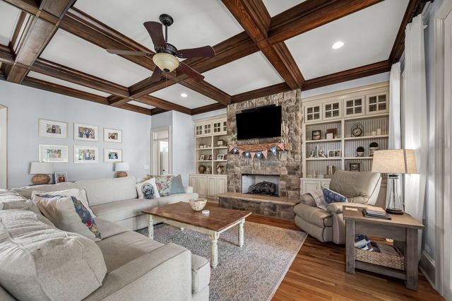 1712 Ledford Mill Rd, Normandy, TN 37360