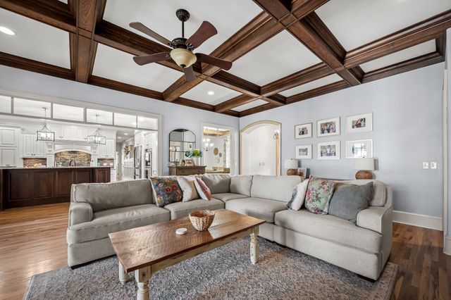 1712 Ledford Mill Rd, Normandy, TN 37360