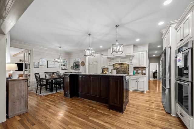 1712 Ledford Mill Rd, Normandy, TN 37360