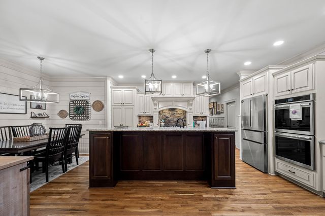 1712 Ledford Mill Rd, Normandy, TN 37360