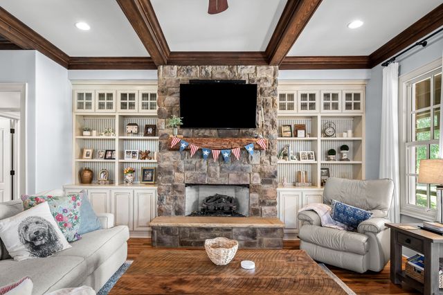 1712 Ledford Mill Rd, Normandy, TN 37360