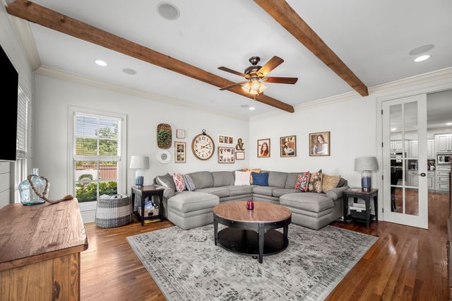 1712 Ledford Mill Rd, Normandy, TN 37360