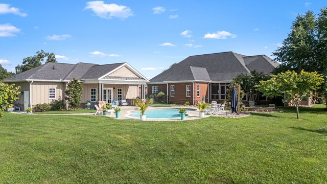 1712 Ledford Mill Rd, Normandy, TN 37360