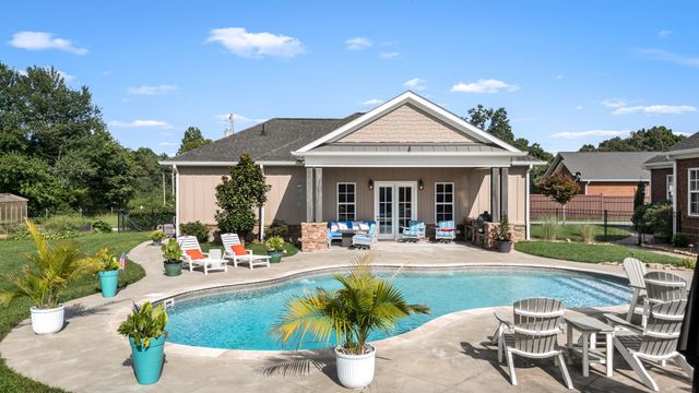 1712 Ledford Mill Rd, Normandy, TN 37360