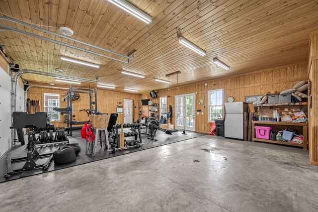 1712 Ledford Mill Rd, Normandy, TN 37360