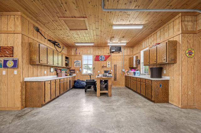 1712 Ledford Mill Rd, Normandy, TN 37360