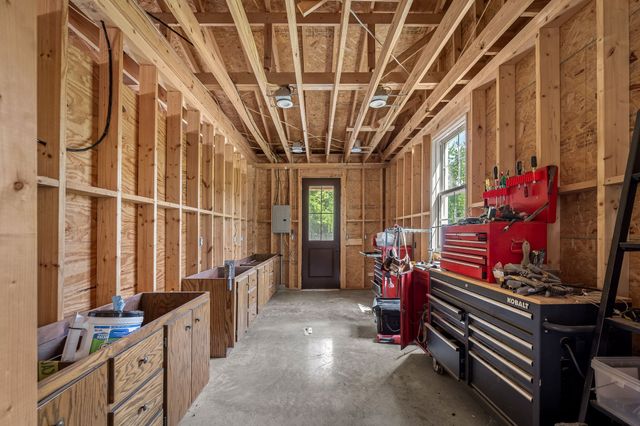1712 Ledford Mill Rd, Normandy, TN 37360