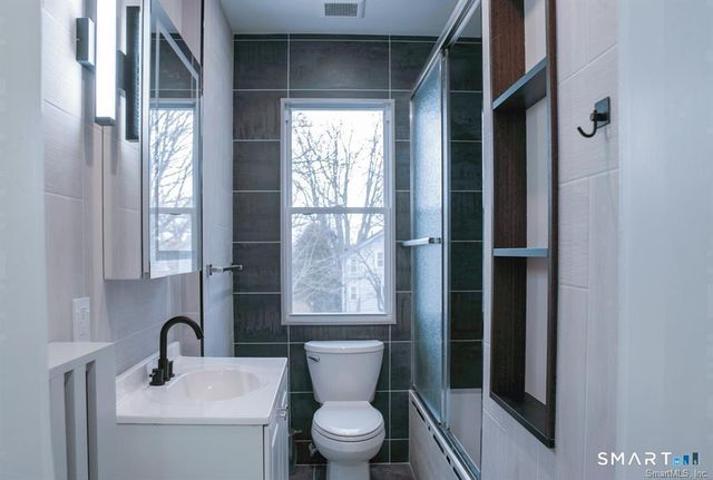 23 Lake Street, Waterbury, CT 06708