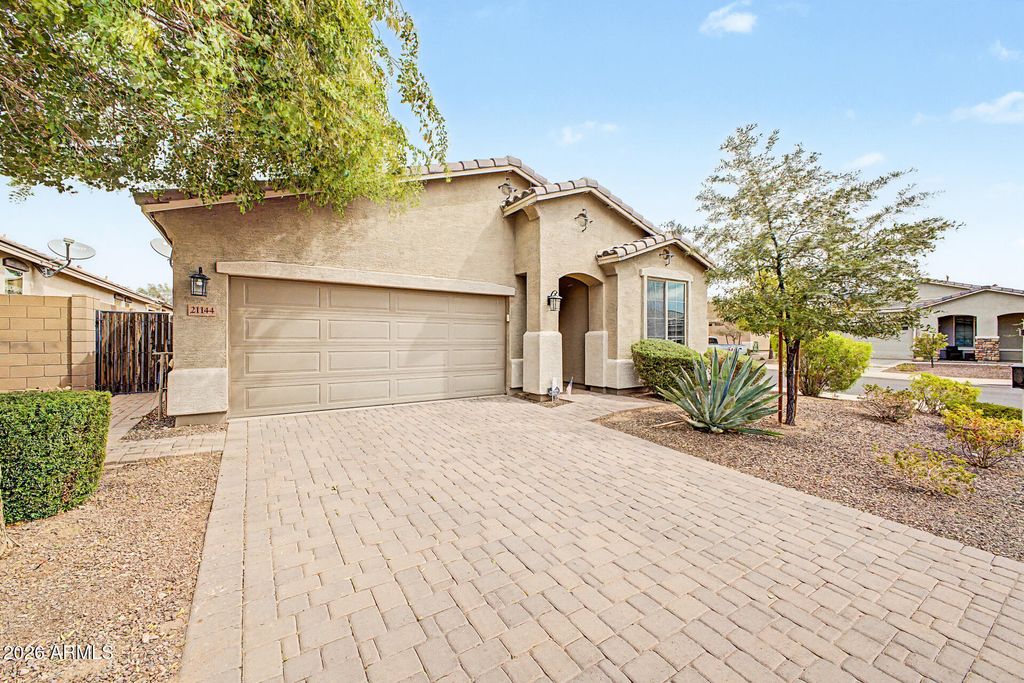 21144 W BERKELEY Road, Buckeye, AZ 85396 — photo 2