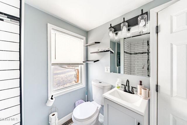 4207 Albany Street, Colonie, NY 12205